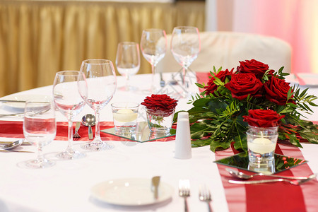 在婚礼或盛会派对上用红白配背景图片