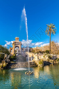 路虎极光Cascada喷泉Ciutadella公园巴塞罗那加泰罗尼亚背景