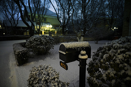 别墅区雪景图片