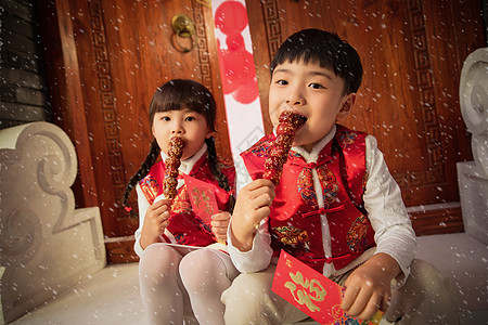 吃冰糖葫芦的可爱男孩女孩图片