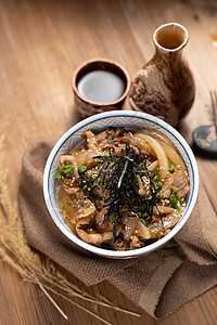 日式牛肉饭烹饪海苔饭高清图片