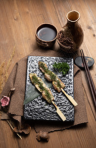 日式紫苏鸡肉串图片