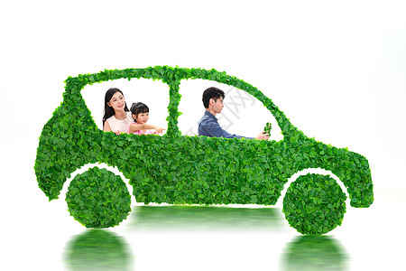 绿色环保家庭快乐的一家人驾驶绿色环保汽车出行背景