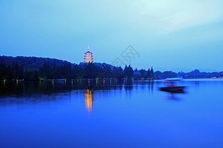 公园夜景浙江省杭州西湖雷锋塔夜景背景