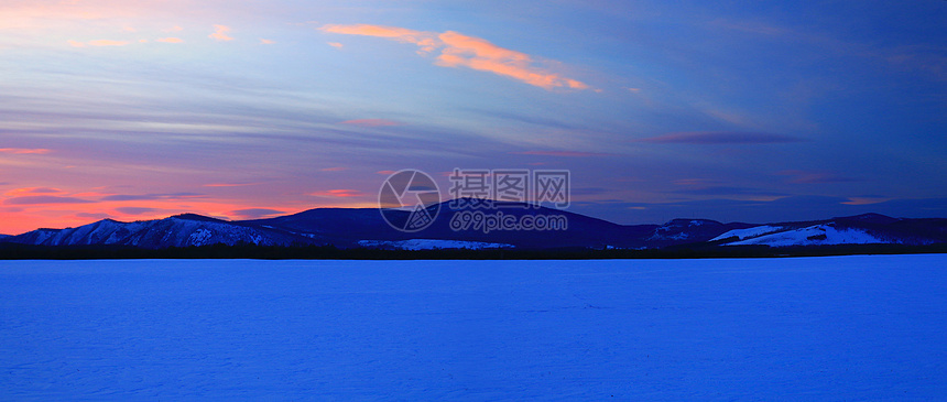 内蒙古呼伦贝尔草原雪景图片