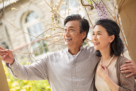 幸福的老年夫妇图片