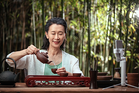 做幸福女人元素老年人在线直播茶艺背景