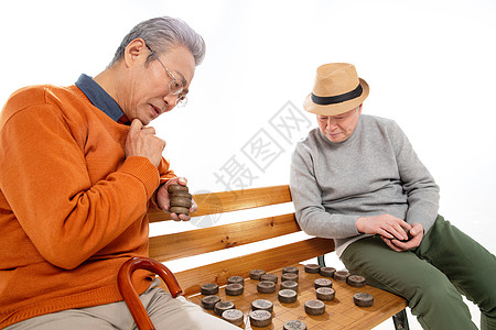 思考中小朋友两位老年朋友下象棋背景