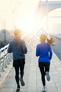 梅州扳回一个！奥马尔松门前乱战中补射得手，梅州1