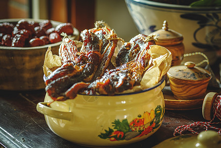 腊肉腊肠膳食烤盆高清图片