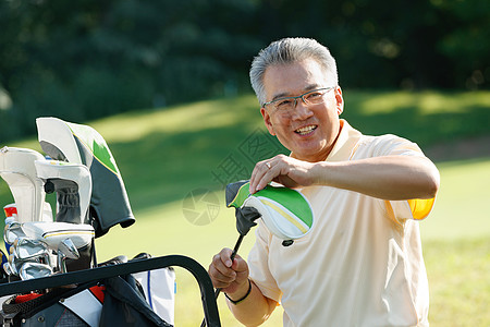 西媒：克里斯滕森参加巴萨部分合练，莱万将出席欧冠赛前发布会