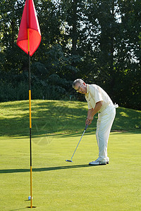 有温度！比赛结束第一时间，主裁马宁安慰南通最后一罚失点的球员