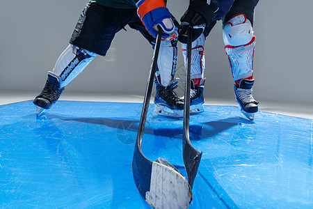 电讯报：狼队主席周日已通知佩雷拉下课的决定