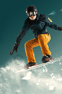 官方：维拉与31岁中场麦金续约至2028年