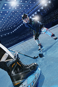 本泽马社媒庆祝击败利雅得胜利：今晚取得重要胜利，我们说到做到