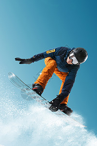 曼联客战森林首发：约罗、舍什科、阿玛德出战，马奎尔、芒特替补