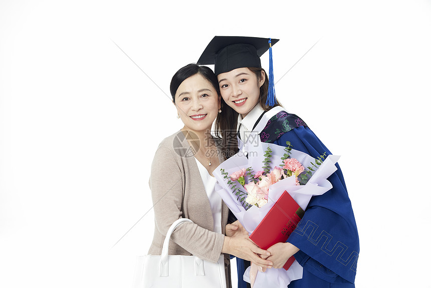 穿硕士服的女学生和母亲图片
