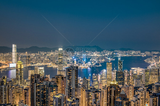 太平山顶看香港城市夜晚景观图片