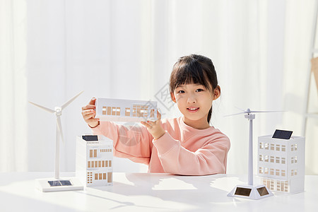小女孩学习新能源环保知识图片