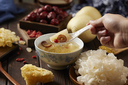 中餐特色美食银耳莲子羹图片