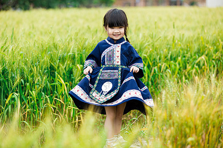 广西三月三壮族儿童民族服饰高清图片