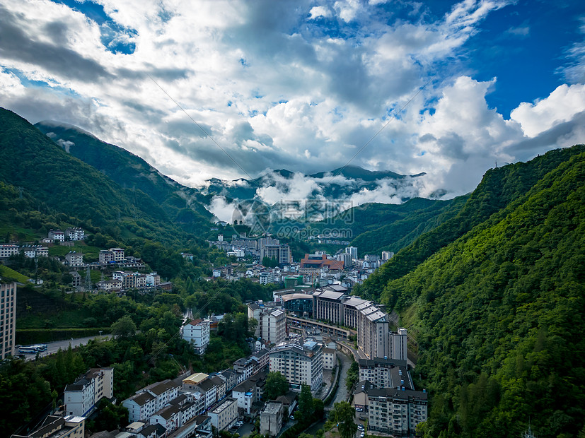 湖北神农架5A景区航拍图片