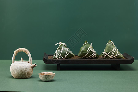 端午节传统粽子一壶茶图片