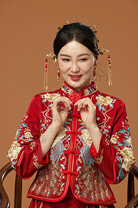 传统中式秀禾结婚新娘服饰图片