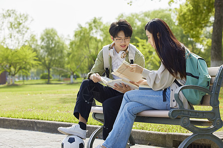 青年大学习大学校园里学习的青年背景