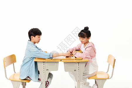 小学生围棋对决图片