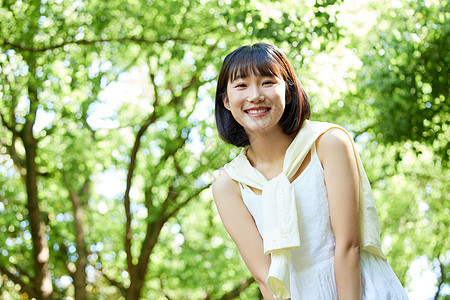 夏日活力青春少女图片