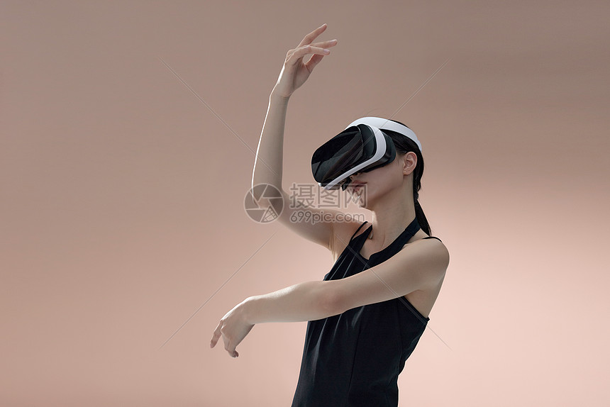 性感美女虚拟VR体验图片