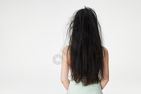 女性头发凌乱形象图片