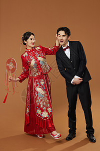 俏皮中式结婚照图片