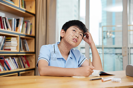 小学疑惑思考的学生背景