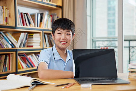 小学生电脑使用电脑学习的学生形象背景