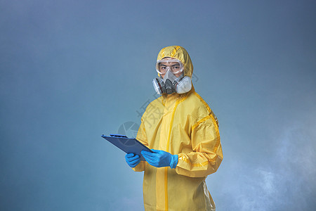 核污染现场记录信息的工作人员图片