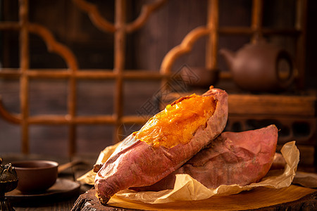 冬季特色美食烤蜜薯背景图片