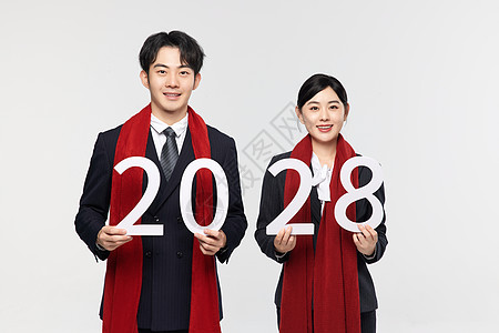 商务男女手拿数字2028背景图片