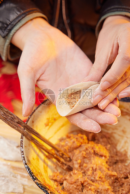 过年包饺子图片