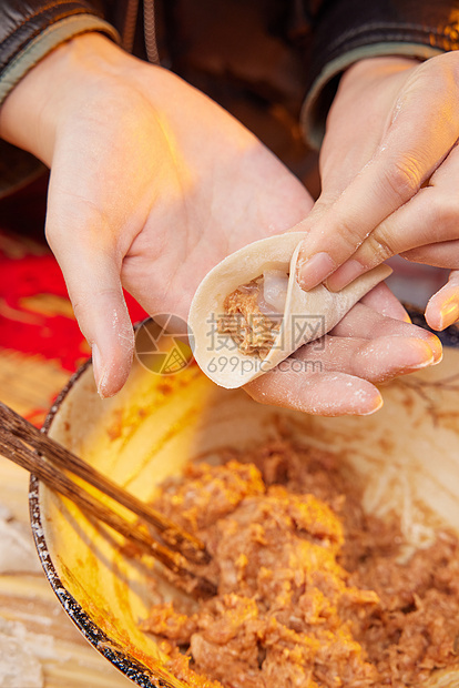 过年包饺子图片