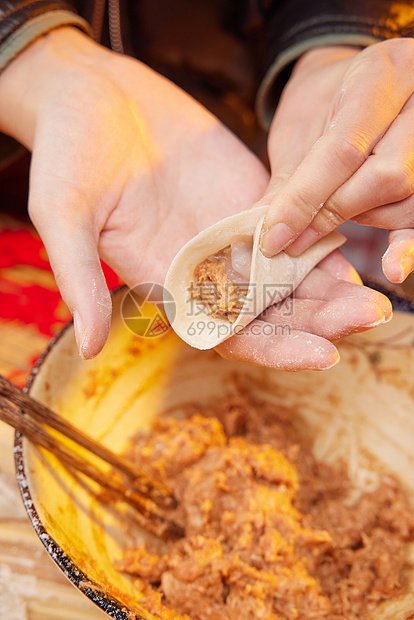 过年包饺子图片