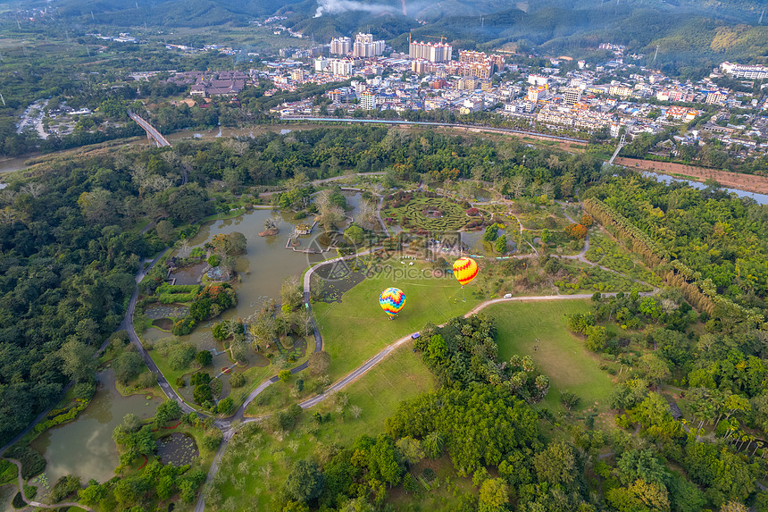 航拍西双版纳地标西双版纳植物园图片