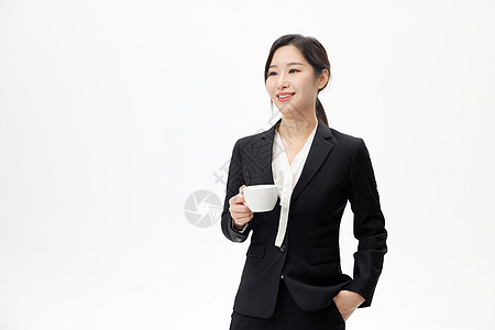 女性手拿文件夹穿着正装手拿咖啡的职业女性形象背景