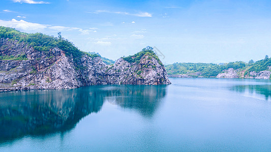 春天的山浙江安吉网红景点小冰岛深蓝计划X背景