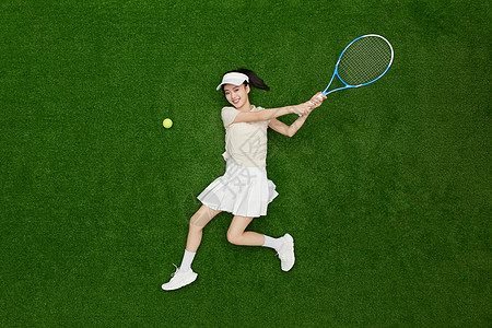 创意俯拍青春少女打网球高清图片