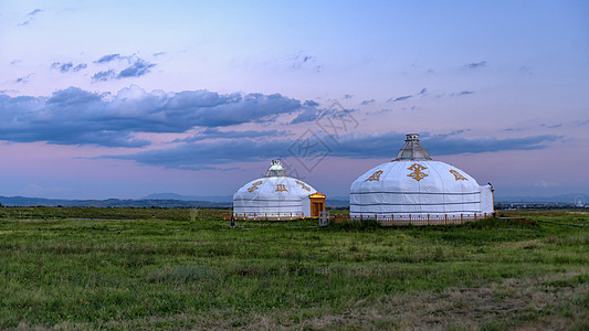 内蒙古呼和塔拉草原傍晚蒙古包景观图片