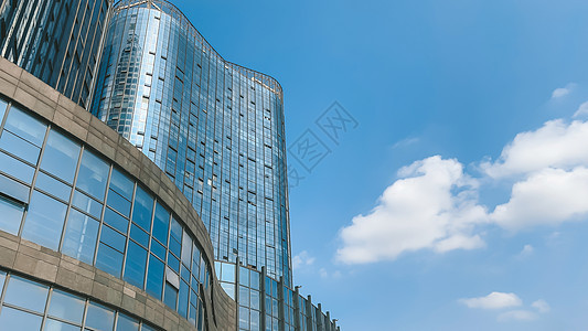 商务大楼蓝天白云图片