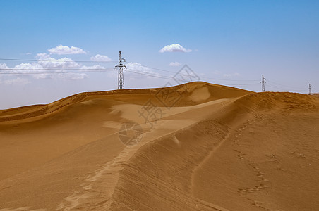 内蒙古腾格里沙漠蓝天白云图片