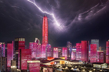 深圳市区电闪雷鸣的城市夜晚景观图片